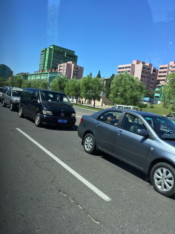 想象之外,跨过鸭绿江看朝鲜:那人 那车 那风景