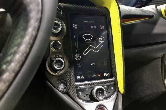 物极必反,否极泰来 大尺寸车载屏并非未来