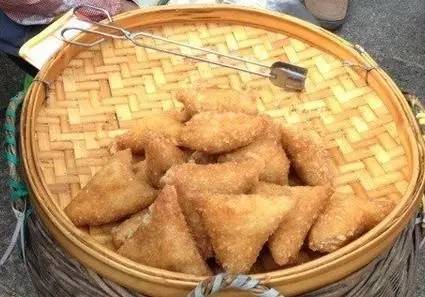 陆川三角粽