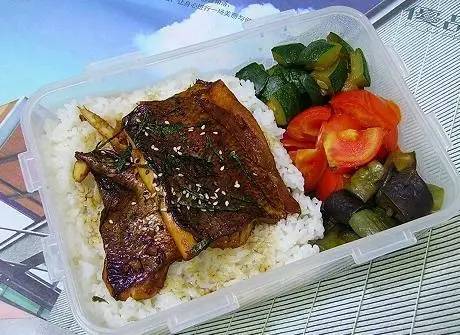 简谱的盒饭_快餐盒饭图片