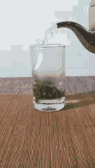 3,下投法:先放茶,后倒水. 冲泡示范: 太平猴魁.
