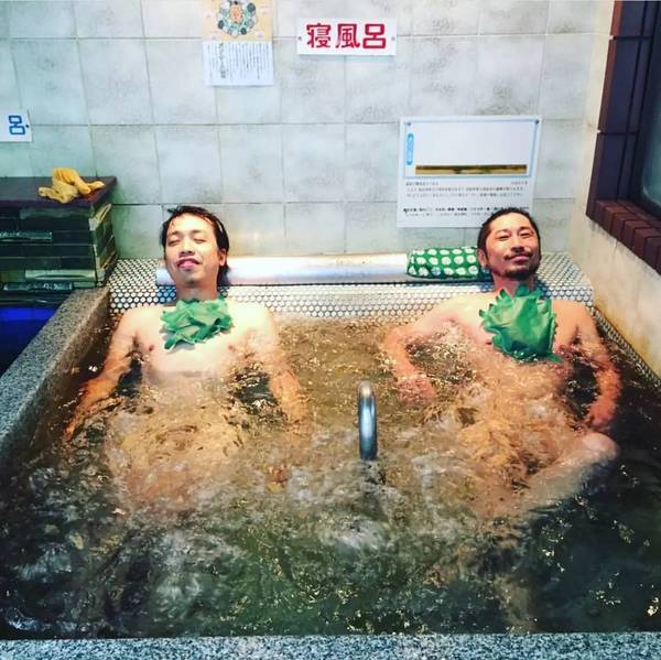 香菜爆米花,香菜冰激凌,香菜火锅?日本人甚至办起了