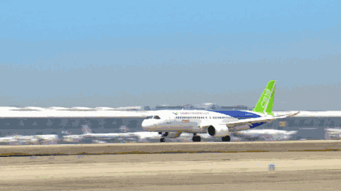 央视报道,据中国商飞c919前方总指挥部消息,我国具有完全自主知识产权