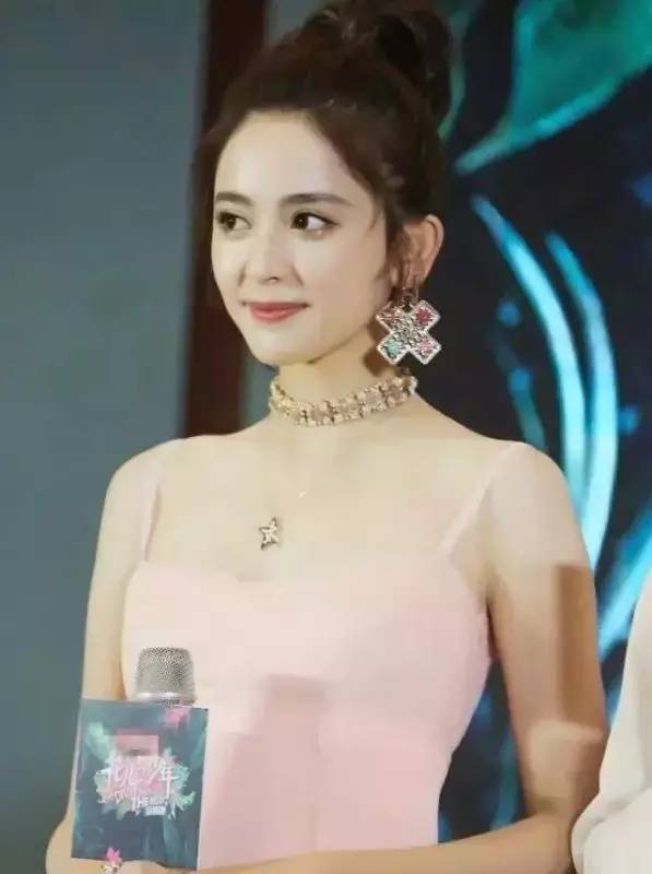 《花儿与少年3》江疏影古力娜扎颜值pk,谁才是真正的氧气美女?
