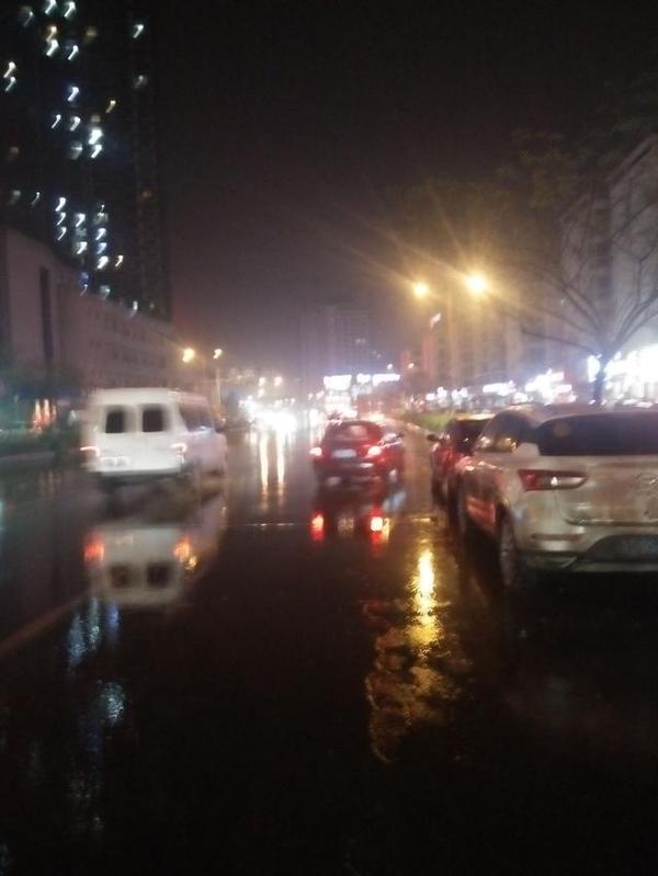 邯郸 雨夜 掠影