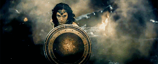 《神奇女侠》,这也是 近年来唯一一部以女性为主角的超级英雄电影!