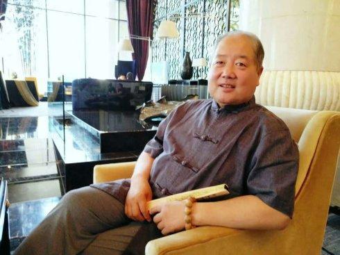 男,汉族,原名:卢守棋,笔名:丙旭,号,逍遥;1951年出生于甘肃省景泰县