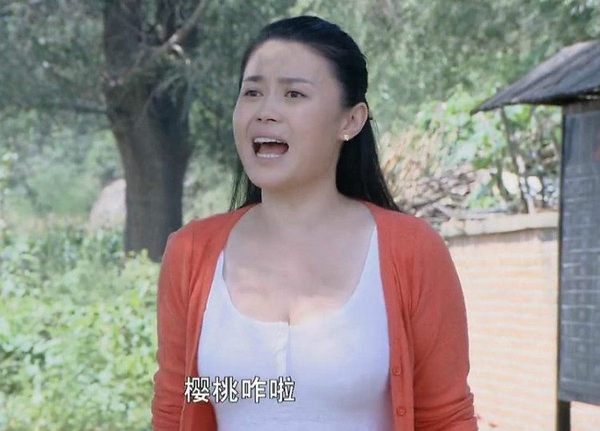 因《乡村爱情》出名的赵本山徒弟关婷娜,四十多岁了仍然风韵犹存,是很