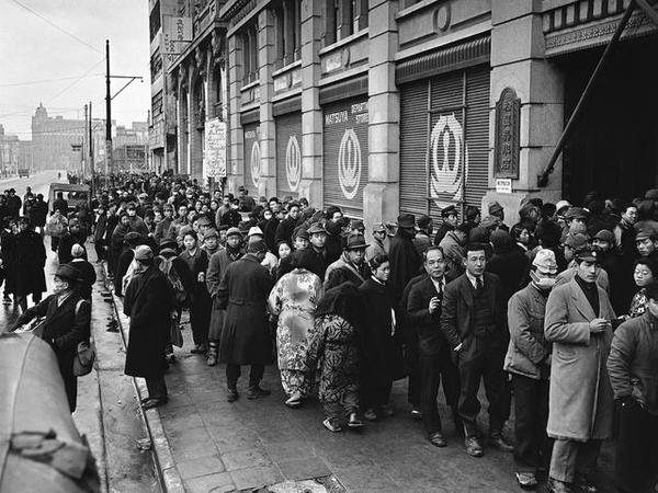 老照片:1955年的日本社会百态,给人感觉不像一个战败国