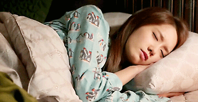 这应该算的上睡美人吧!好想在傍边保护她