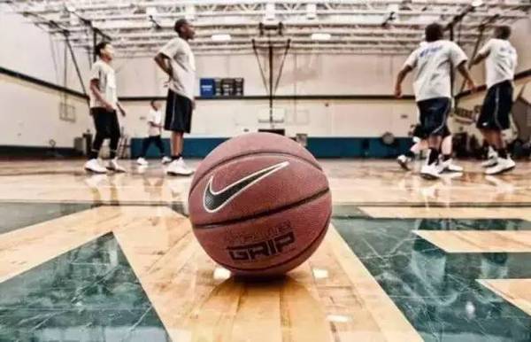 nike篮球训练营优势 世界级外教亲临指导 体验真正美式篮球氛围