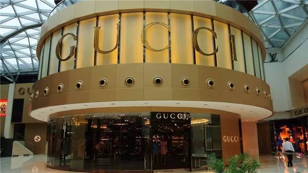 我找到杭州的一家gucci门店——位于杭州湖滨银泰in77 a区的gucci门店