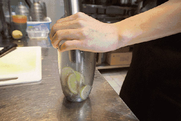 这家开了十年的咖啡厅,藏着无数东莞仔女青春记忆