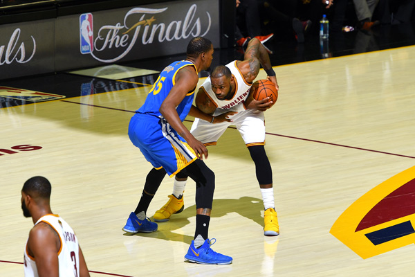 詹姆斯总决赛得分超越乔丹 追逐的脚步从未停