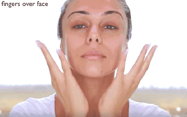 洗脸时在水里加点这个,想有皱纹都难!