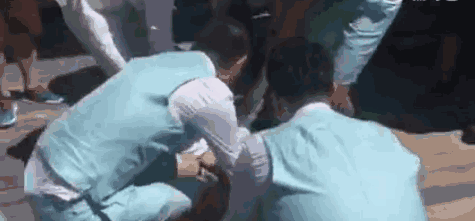 另外对闹洞房者而言,有时即使知道这样不好,但一看别人闹自己也就跟着