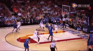 他是曾能击败詹姆斯的联盟第一中锋!如今却被扫地出门.