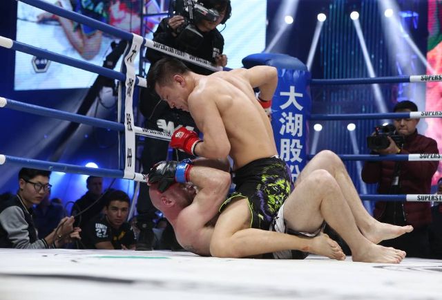 经过世界殿堂级mma大赛ufc残酷激烈的磨砺后,王赛从内心到身体上都