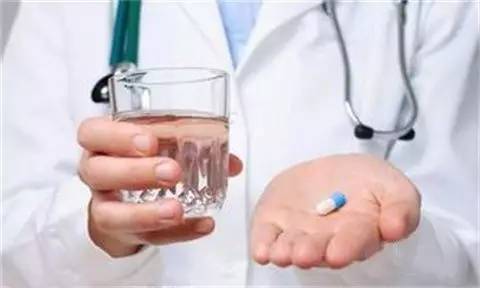 哪些药物服后宜立即饮水200毫升?