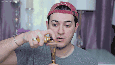 其他不同的彩妆品牌也曾有出品,但elizabeth arden的这支泡沫粉底,却