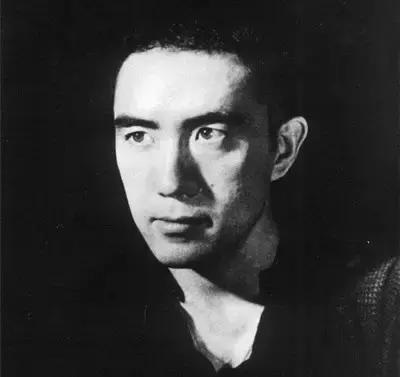 日本作家排名_日本性感大胸美女排名(2)