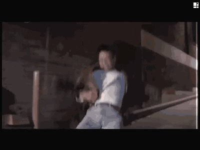 寡不敌众的阿南在危急关头被阿玲救了下来.