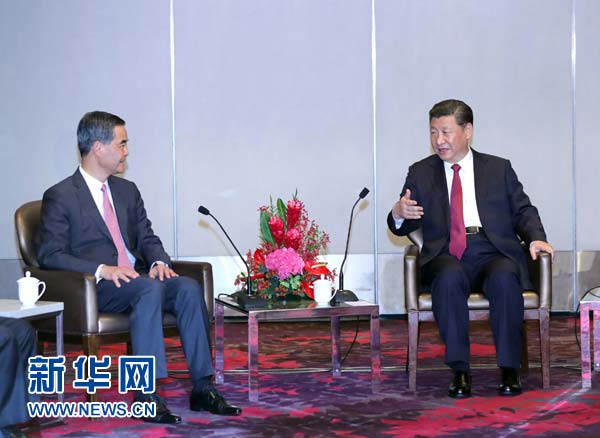 6月29日中午,国家主席习近平在香港会见香港特别行政区行政长官梁振英。新华社记者 鞠鹏