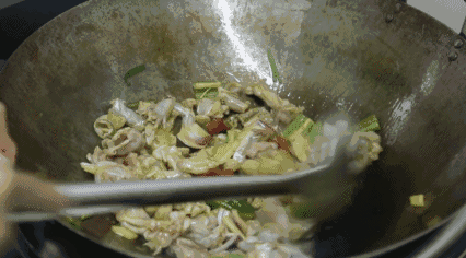 这几碗牛蛙面已刷爆朋友圈,如果你很饿最好不要看