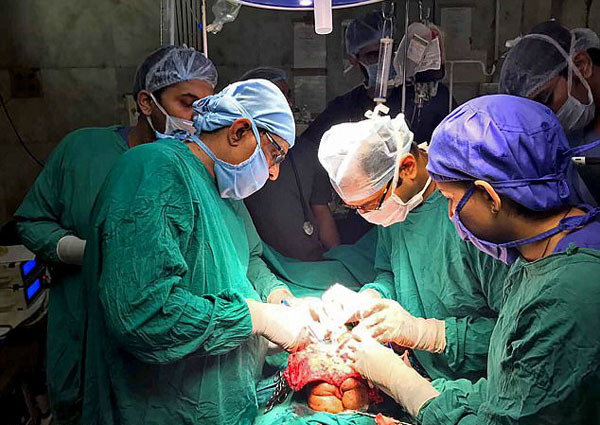 小朋友做手术照片 a75y6f5341328097544.jpg