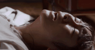 仙草的生娃现场,她一个人在家生孩子,剪脐带,烧水,身为女性同胞的小编