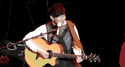 还记得叶世荣和黄贯中吧,不仅只是帅气,更重要的是它还是前beyond成员