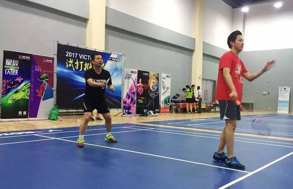 次日的光韵达羽毛球馆试打会,吸引了前国手徐霄峰,熊梦静等大咖亲临