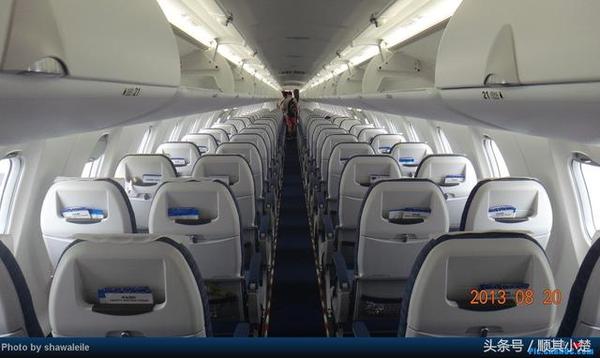 走进庞巴迪的CRJ900客机