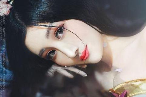 《王者荣耀》真人版貂蝉好美,网红沈梦瑶又火了   