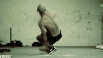 体育频道-手机搜狐(点击图片进入特惠专区)自重健身和健身房里的器械