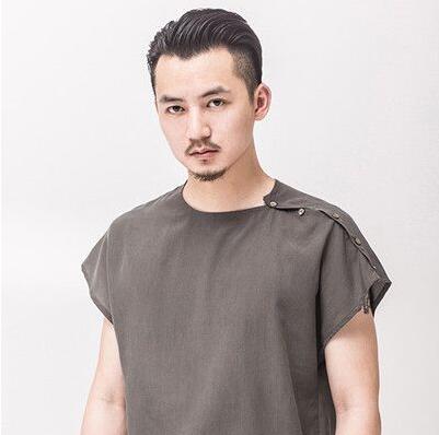 两边剃光的男士背头发型 帅气又有型