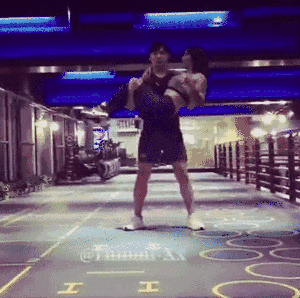 动漫少女头像购物 拿淋浴冲屁眼动态图 便后冲冼肛门 元珍动漫资讯