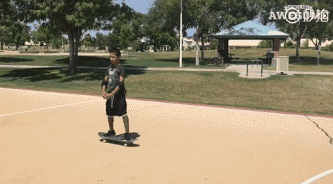 体育频道-手机搜狐听说有人质疑小孩子不能玩滑板?