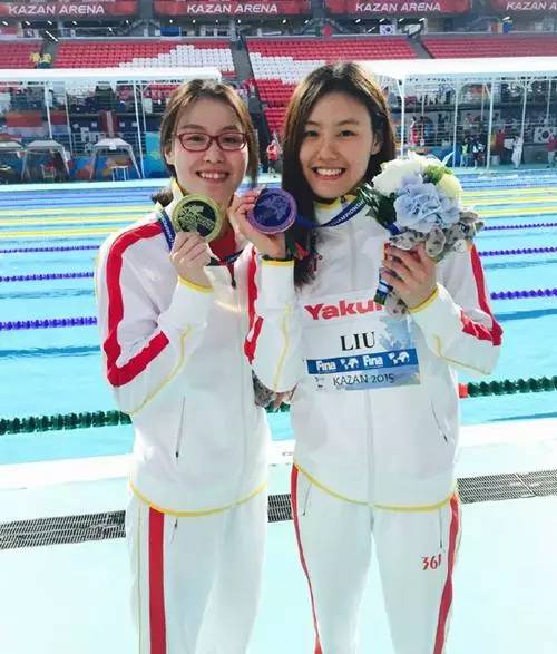 最火的游泳美女 a1a9oz75242937479405.jpg