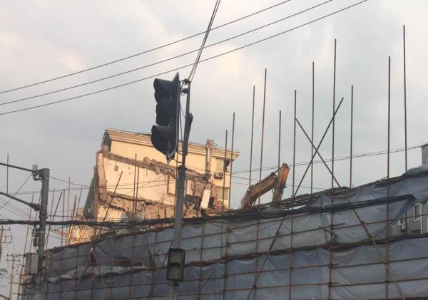 上海楼房倒塌事故搜救结束:5人死亡,1人仍