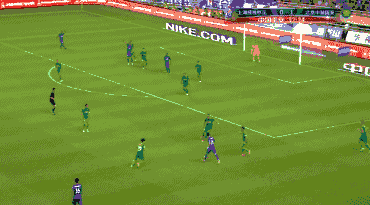 刚开赛2分钟,申花队员毕津浩在本方禁区内手球,主裁毫不犹豫吹罚点球!