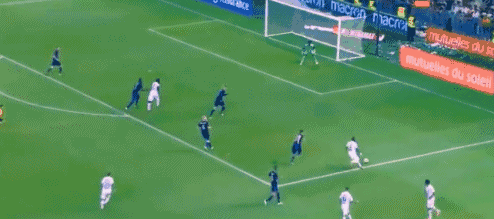 时隔近3载,巴洛特利再次在欧冠取得进球-体育频道-手机搜狐在北京时间