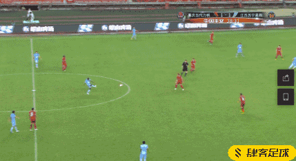 gif-刘欢鲁莽撞人送点,穆坎乔一蹴而就!