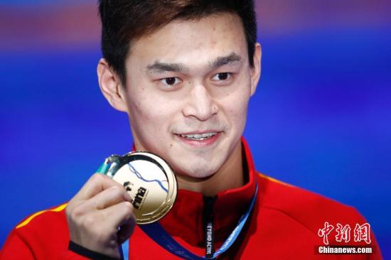 孙杨此前赢得过世锦赛400米、800米和1500米自由泳项目的冠军。 中新社记者 富田 摄