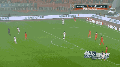 石柯受伤后,山东鲁能和上海上港的两次进攻.