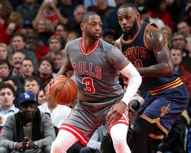 记者透露韦德会加盟骑士,那下赛季詹姆斯还会