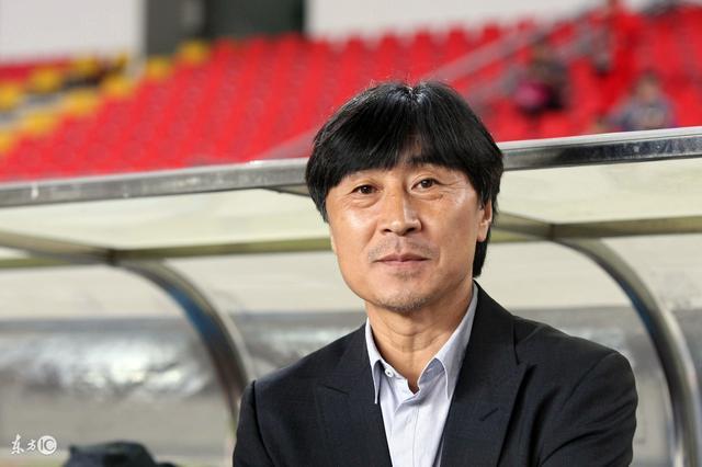 扬眉吐气!国足2:1力克日本队,贾指导,我们再也