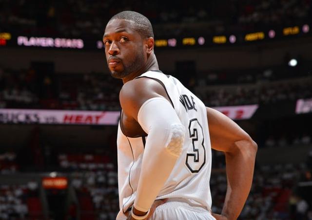 选老詹还是保罗?韦德:你们TMD猜拳决定去吧!