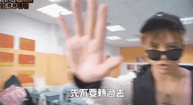 娱乐频道-手机搜狐给你们分享几个橘子君最近常用的表情包▼躺糖