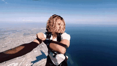 美国95后人气模特,因失恋患上厌食,如今却成为宅男杀手.